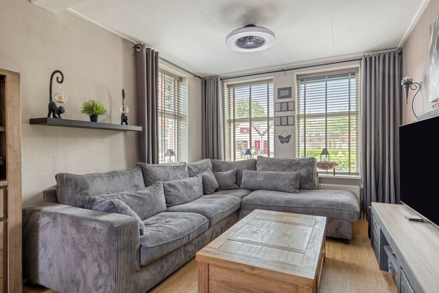 Twee-onder-één-kap te koop: Van Ewsumstraat 17, Groningen