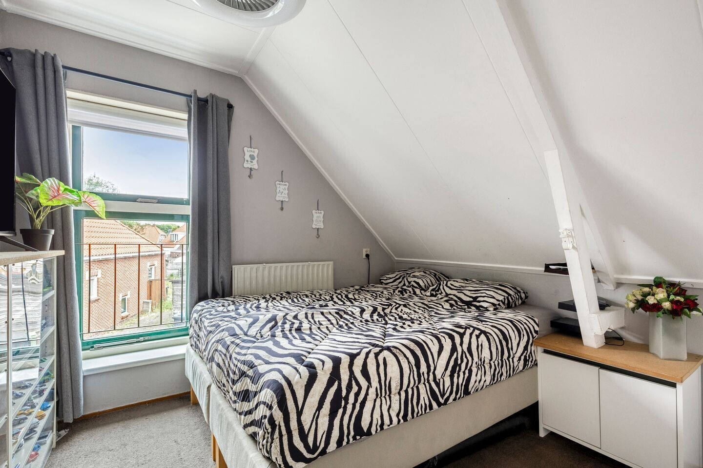 Twee-onder-één-kap te koop: Van Ewsumstraat 17, Groningen