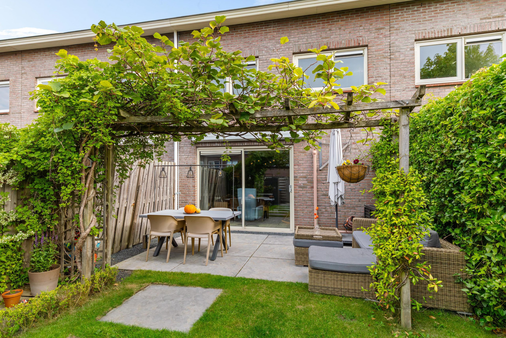 Tussenwoning te koop: Niek Engelschmanstraat 7, Groningen