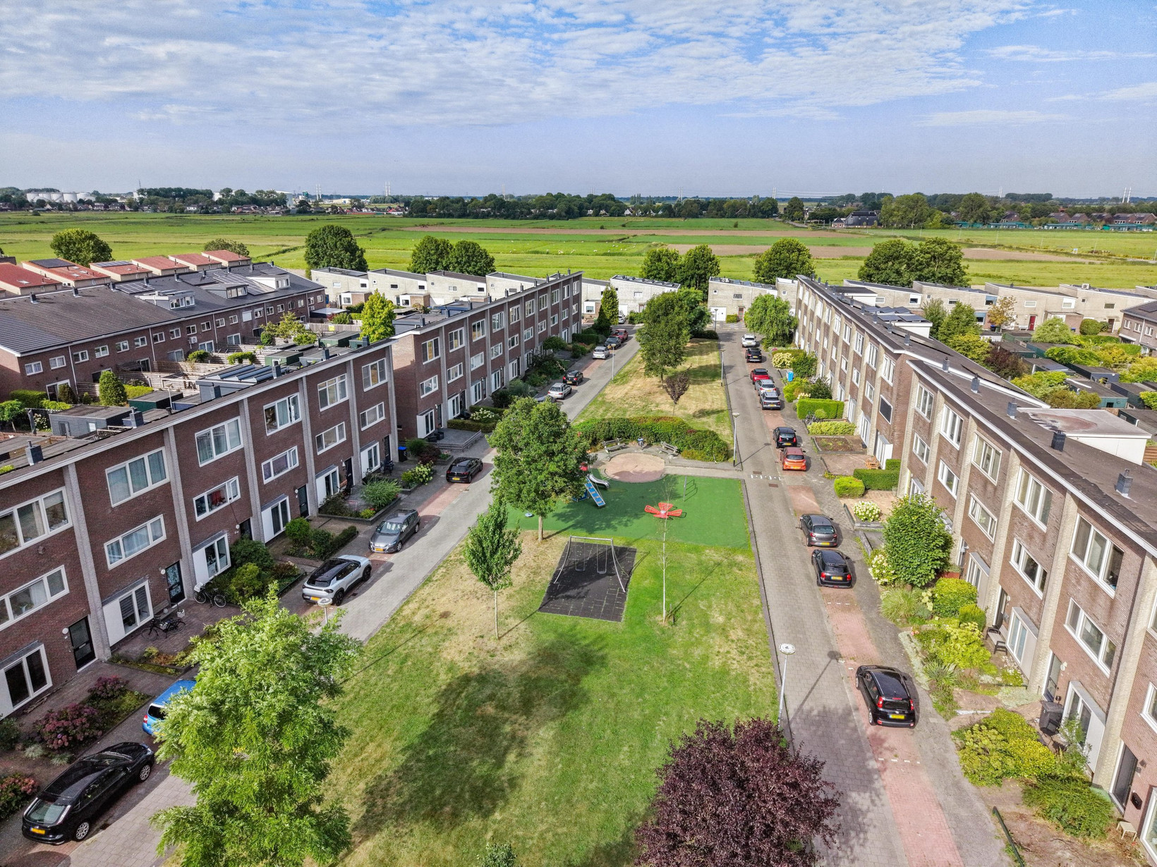 Tussenwoning te koop: Niek Engelschmanstraat 7, Groningen
