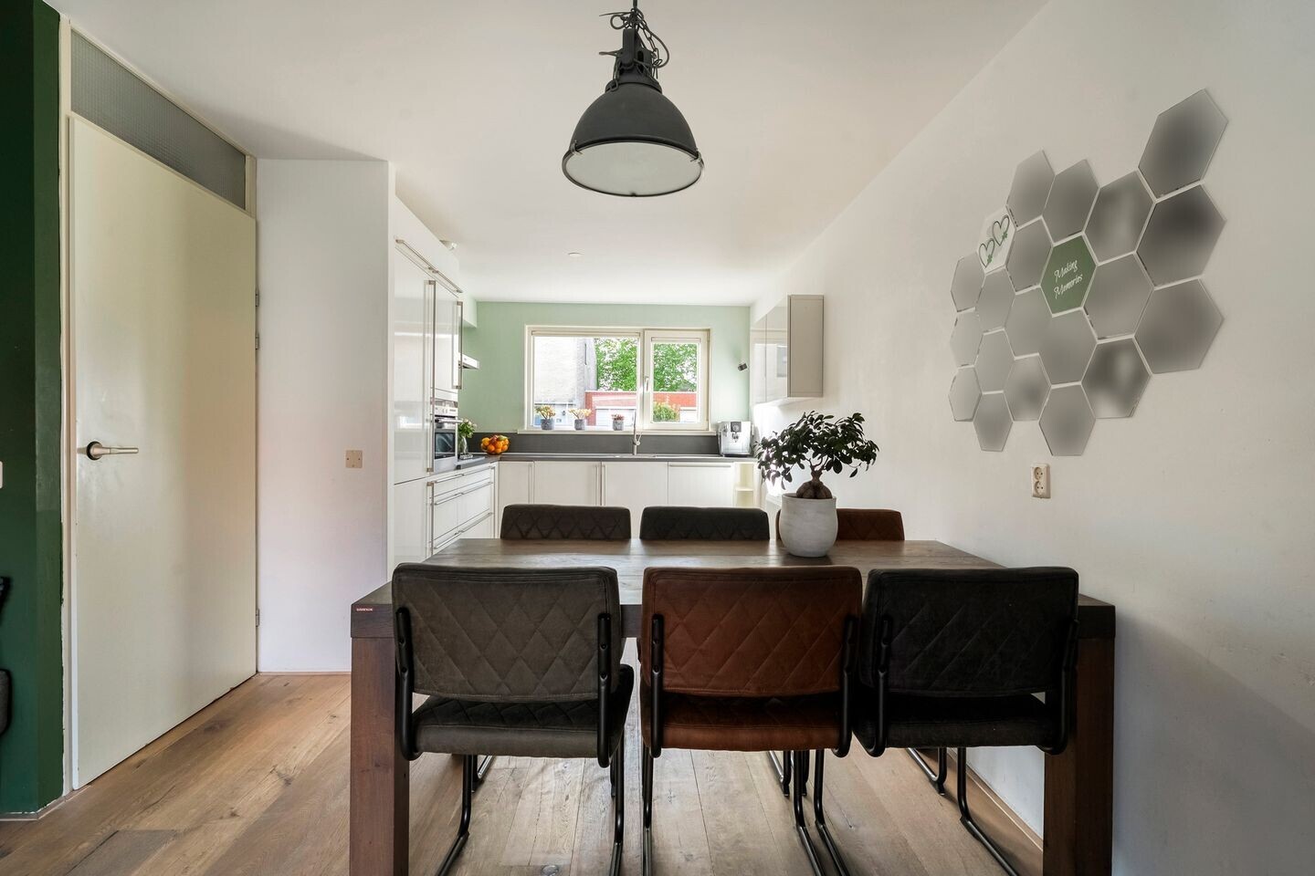Tussenwoning te koop: Jakob Israël de Haanstraat 7, Groningen