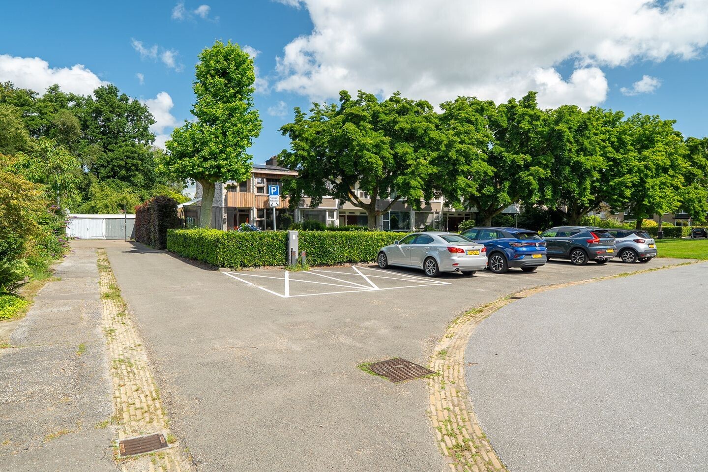 Tussenwoning te koop: Hubertushof 15, Haren Gn