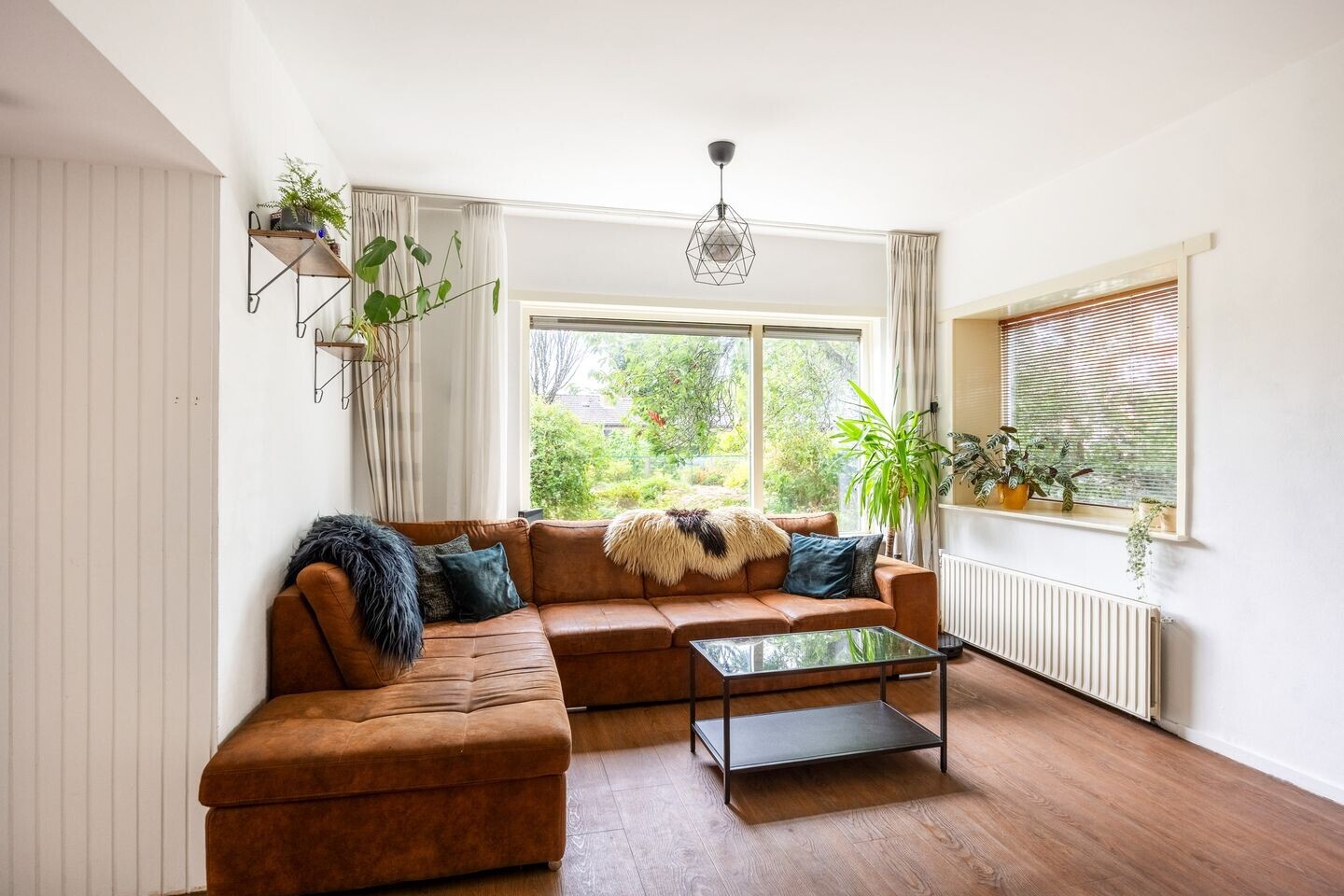 Vrijstaande woning te koop: Meidoornlaan 8, Sauwerd