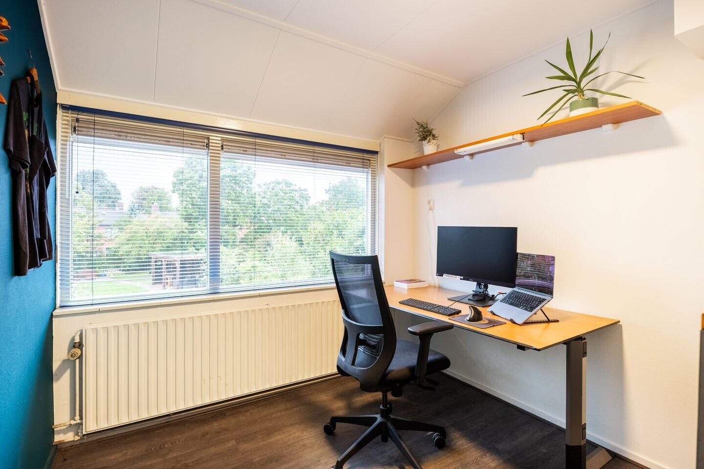 Vrijstaande woning te koop: Meidoornlaan 8, Sauwerd