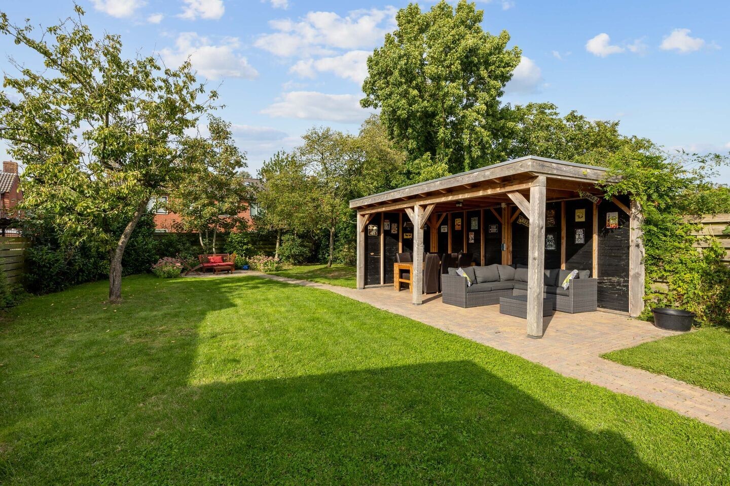 Vrijstaande woning te koop: Meidoornlaan 8, Sauwerd
