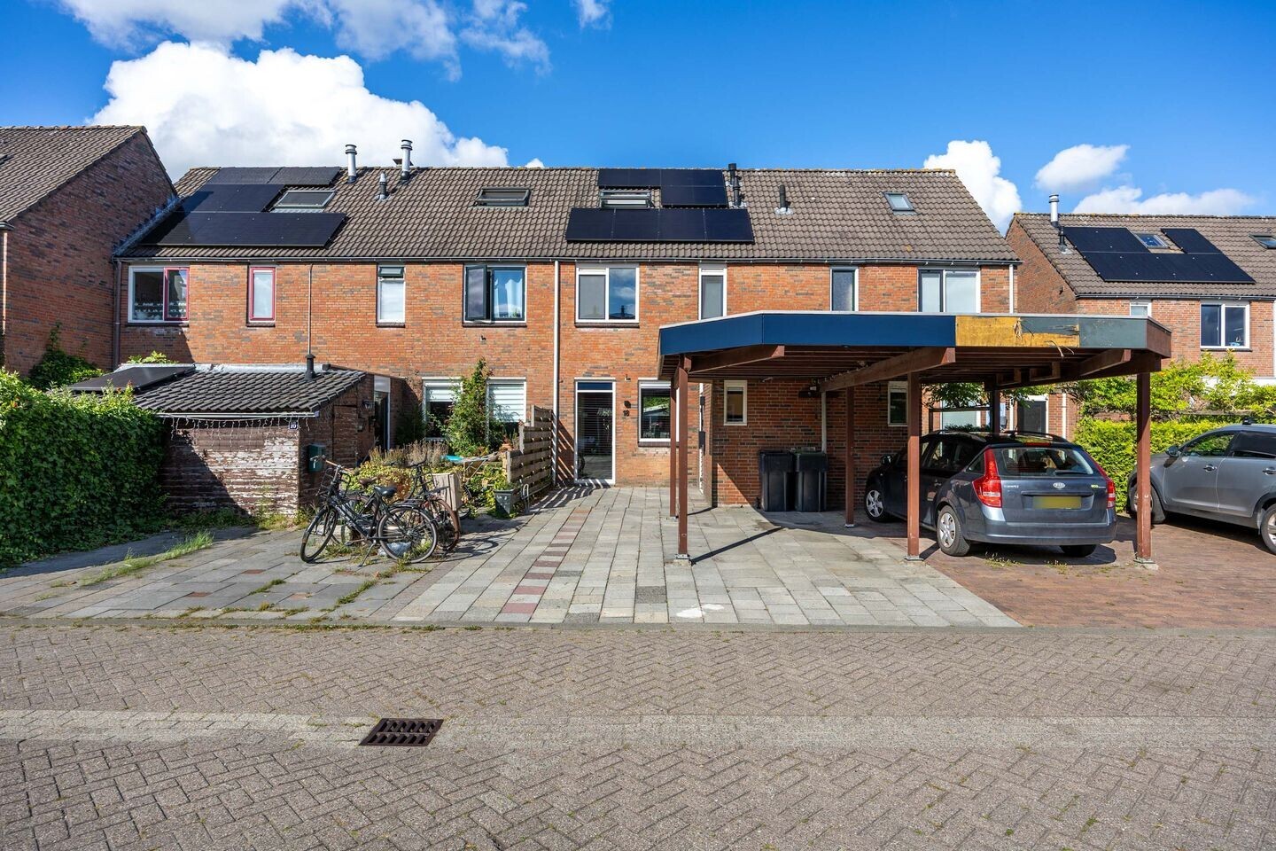 Tussenwoning te koop: De Populieren 18, Bedum