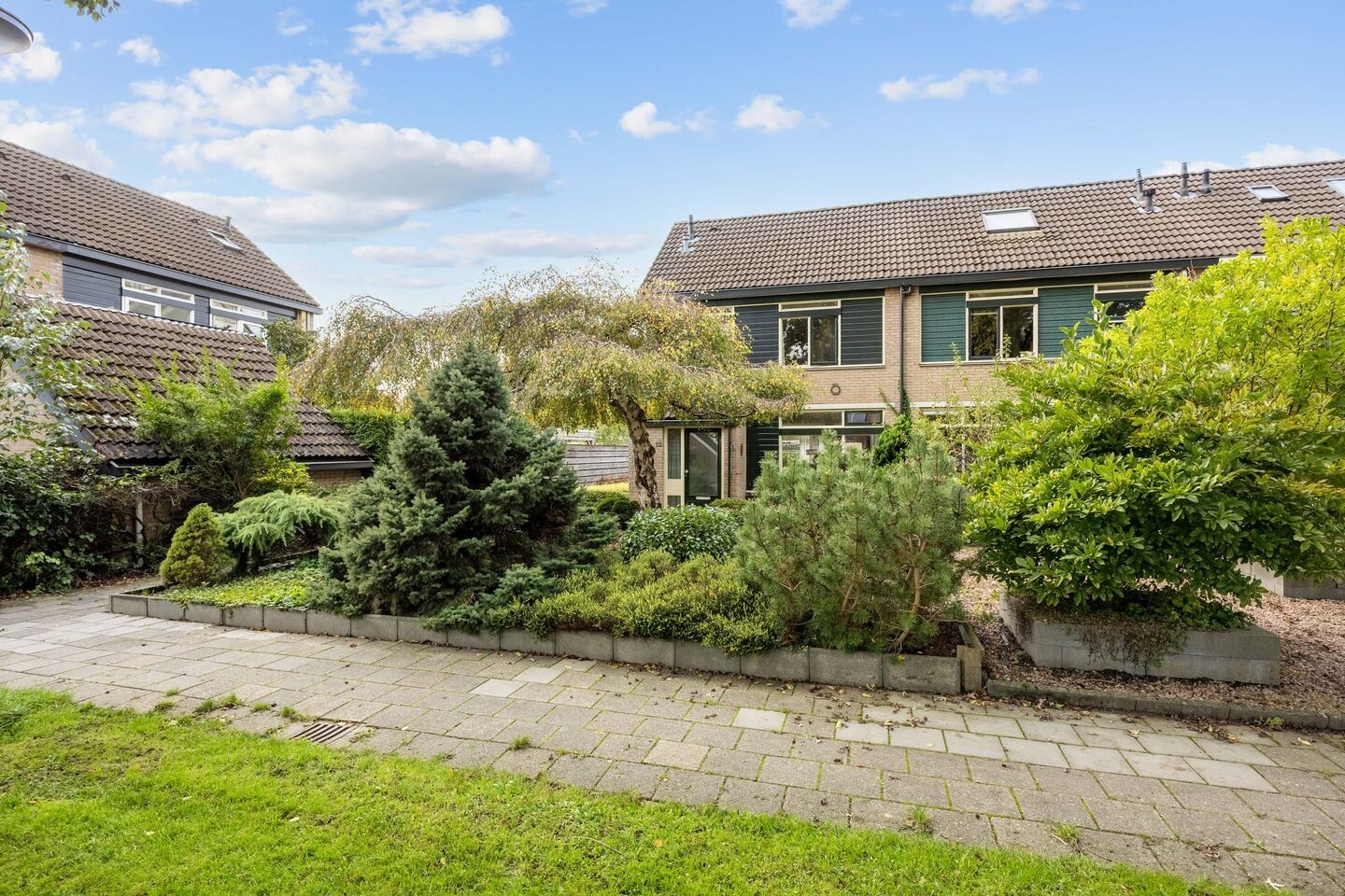 Hoekwoning te koop: van Wassenaerplein 12, Zuidhorn