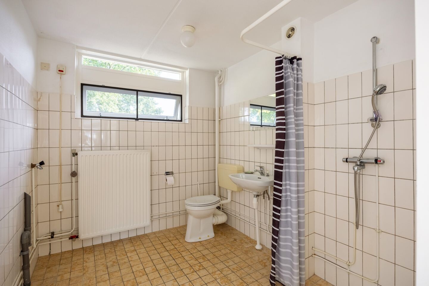 Hoekwoning te koop: van Wassenaerplein 12, Zuidhorn