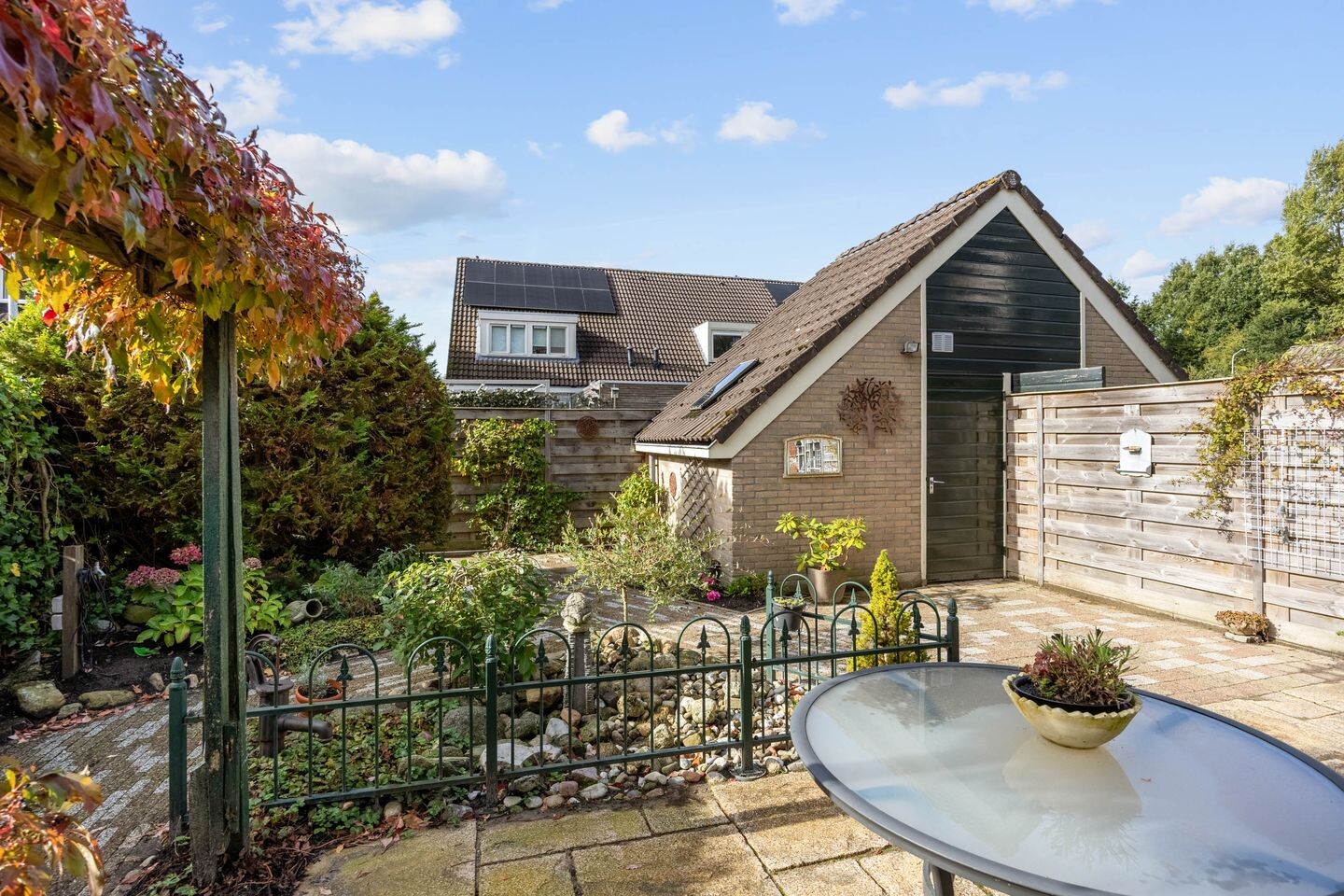 Hoekwoning te koop: van Wassenaerplein 12, Zuidhorn