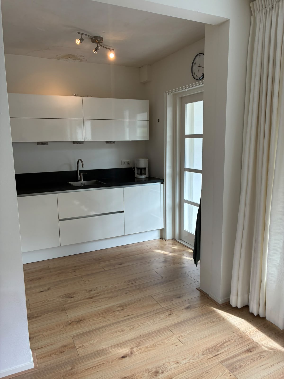 Tussenwoning te koop: Cort van der Lindenstraat 12, Zuidhorn