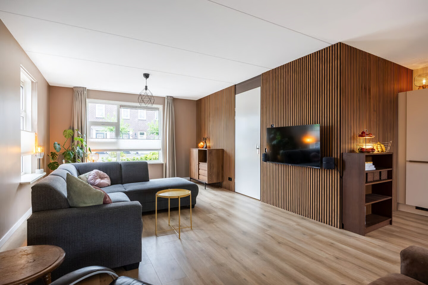 Tussenwoning te koop: Egmondlaan 6, Grootegast