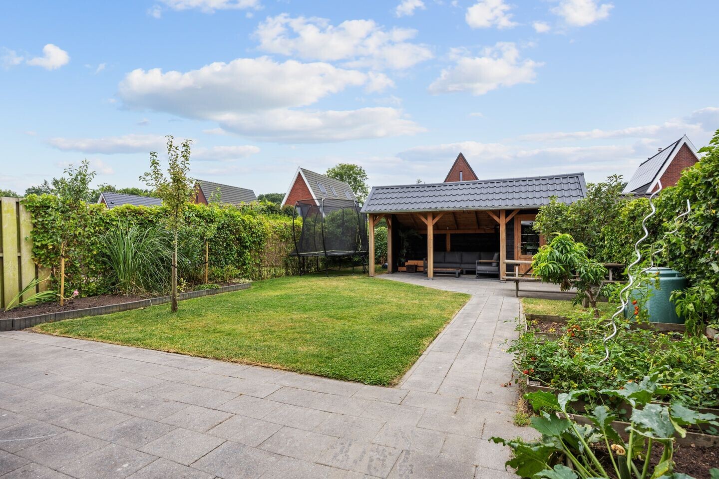 Tussenwoning te koop: Egmondlaan 6, Grootegast