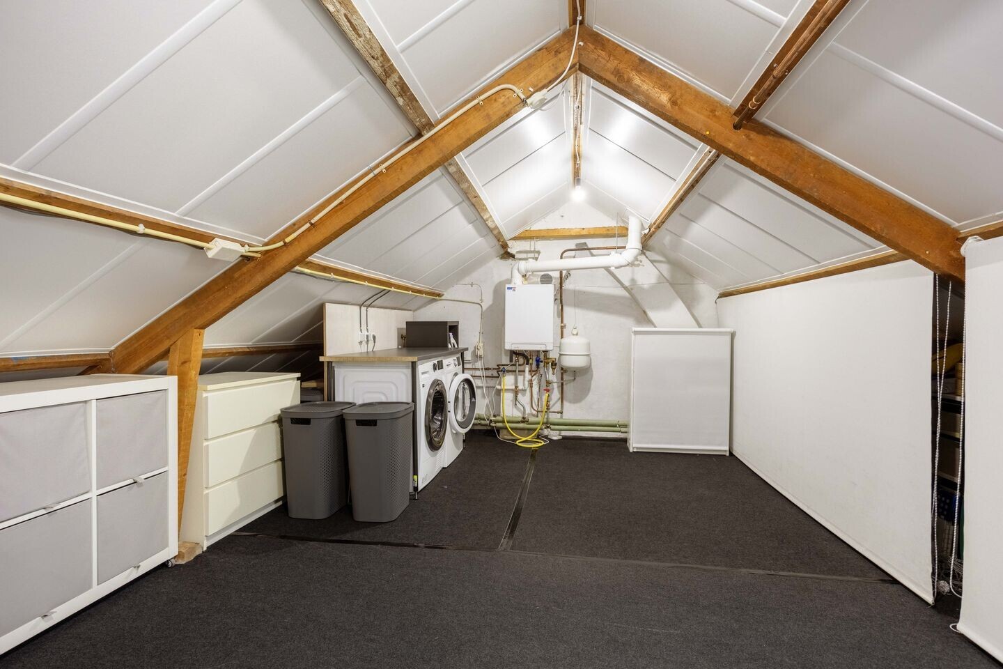 Twee-onder-één-kap te koop: L W de Blecourtstraat 19, Garnwerd