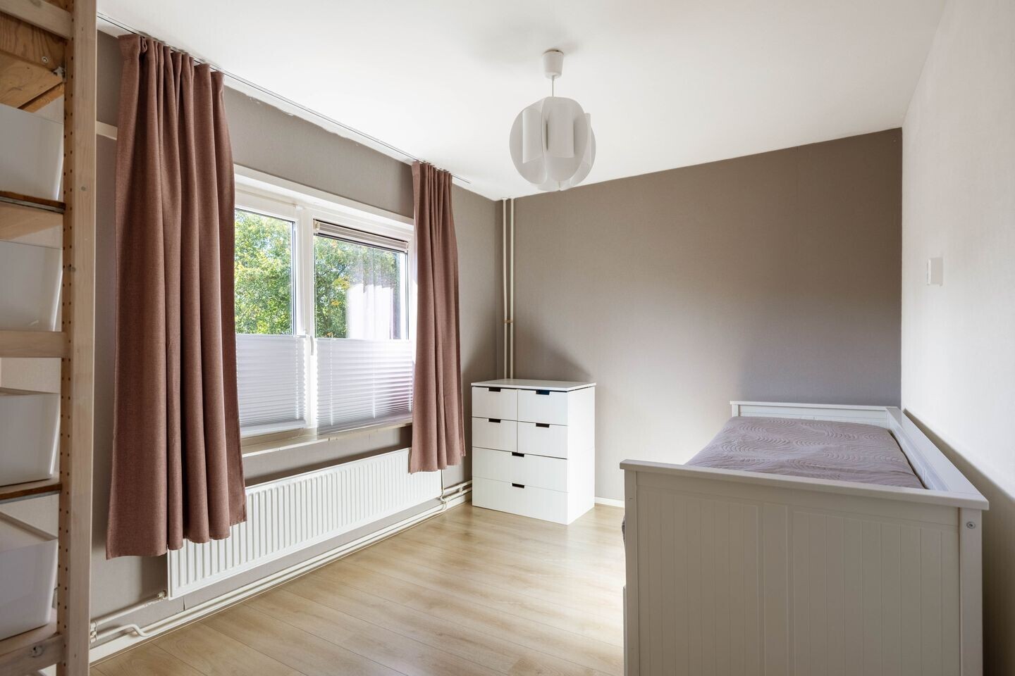 Twee-onder-één-kap te koop: L W de Blecourtstraat 19, Garnwerd