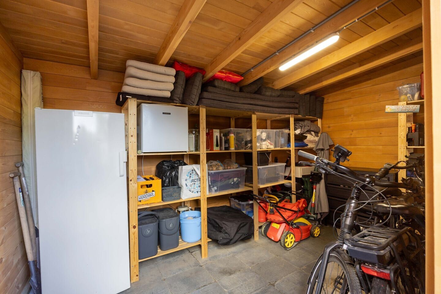 Twee-onder-één-kap te koop: L W de Blecourtstraat 19, Garnwerd