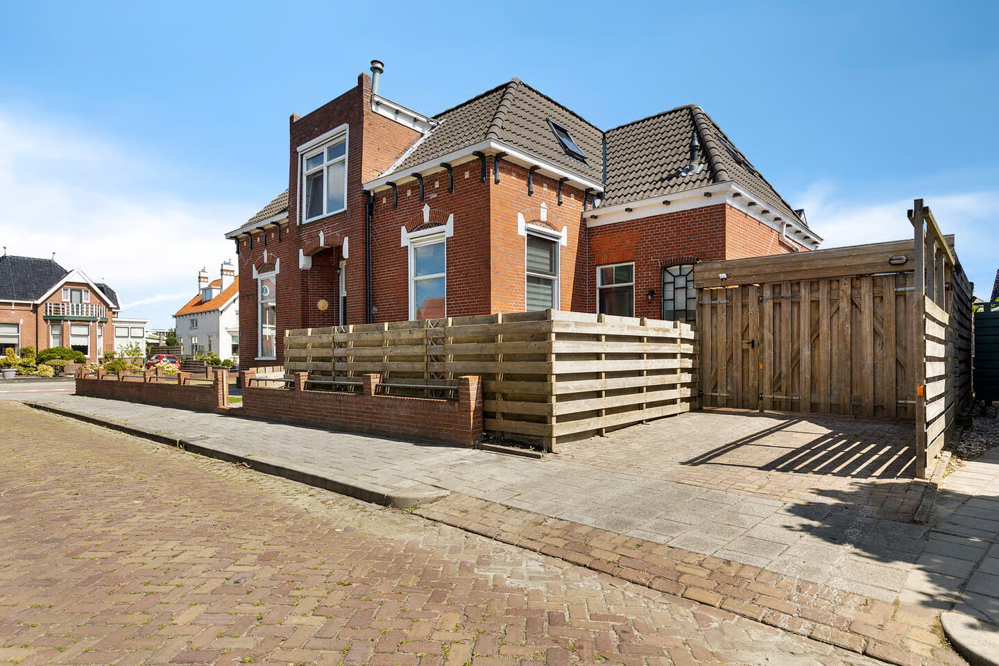 Twee-onder-één-kap te koop: Farmsumerweg 10, Appingedam