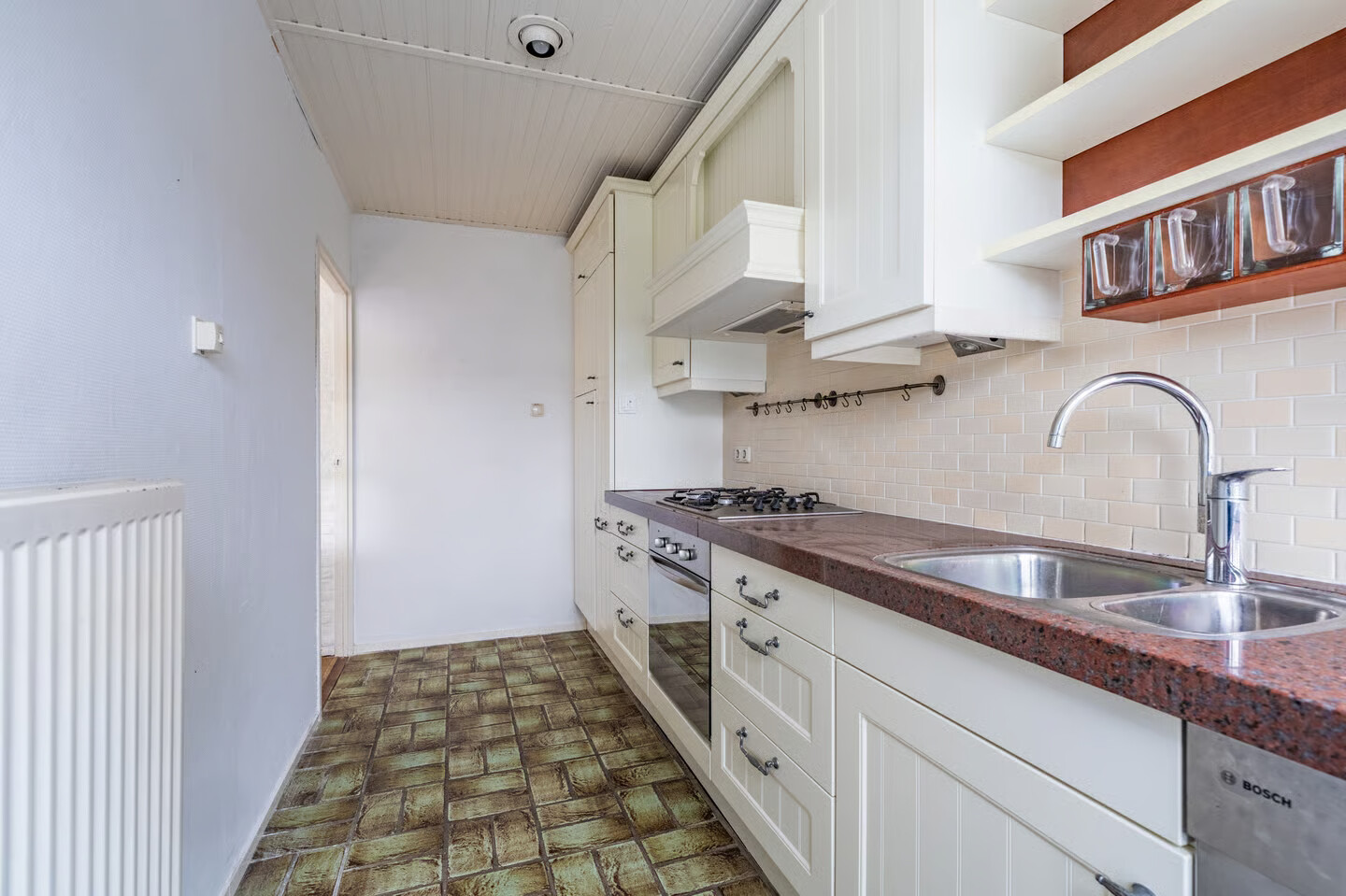 Tussenwoning te koop: Maneil 5, Bierum
