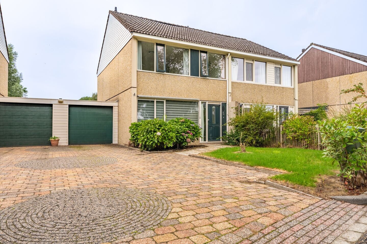 Tussenwoning te koop: Maneil 5, Bierum