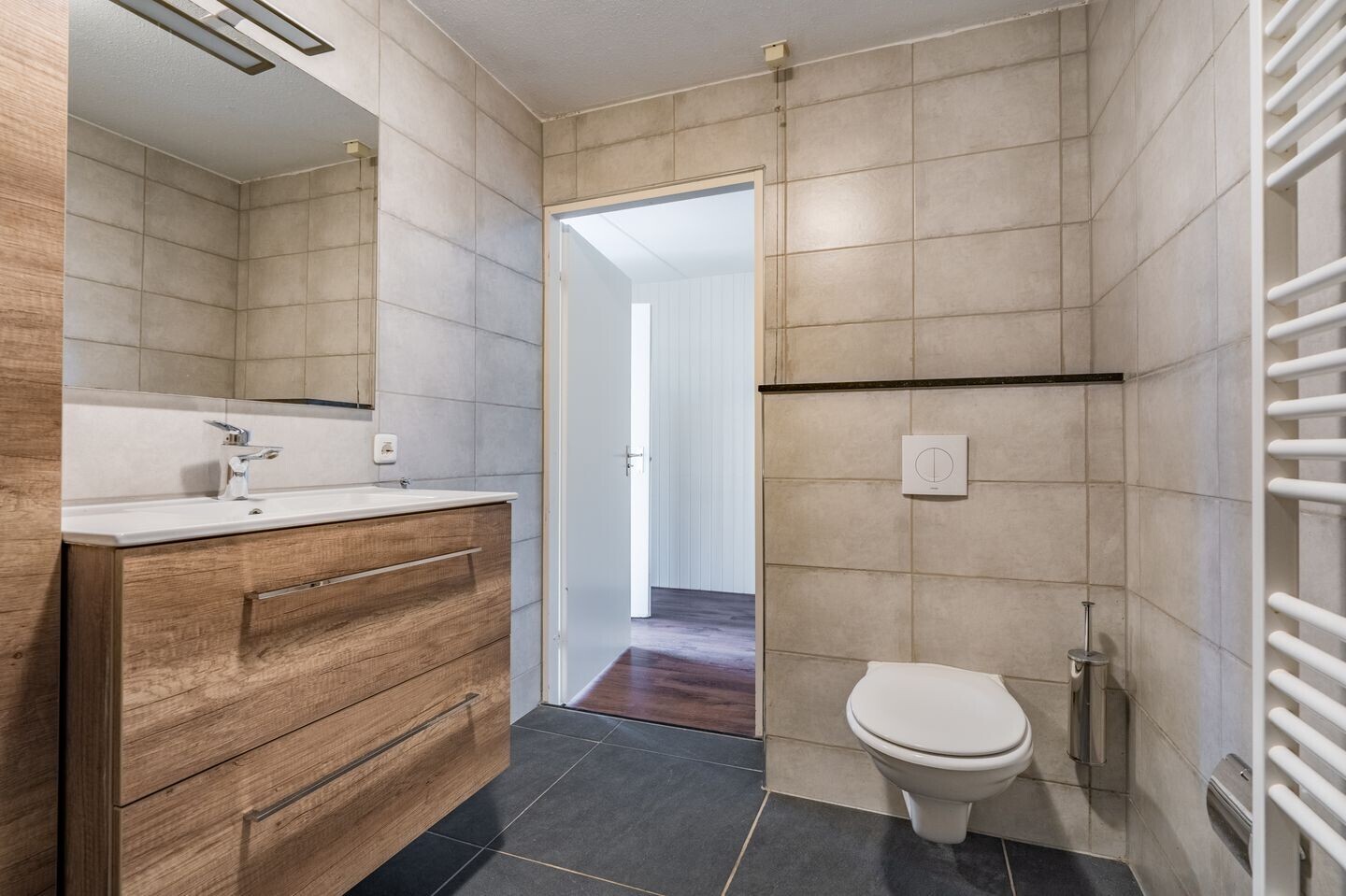Tussenwoning te koop: Maneil 5, Bierum