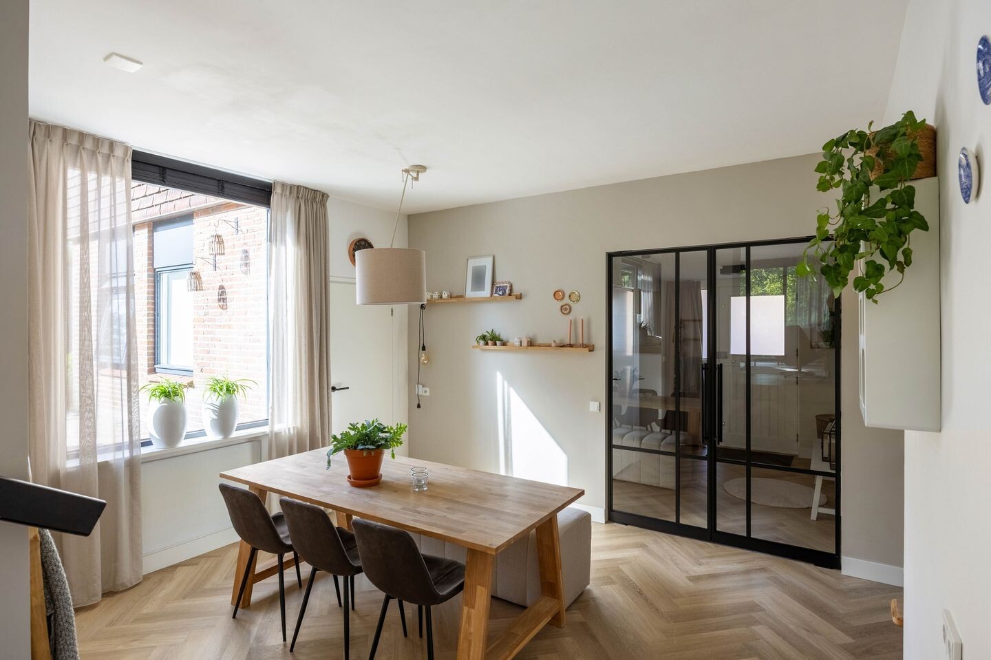 Vrijstaande woning te koop: Eilandweg 43, Delfzijl