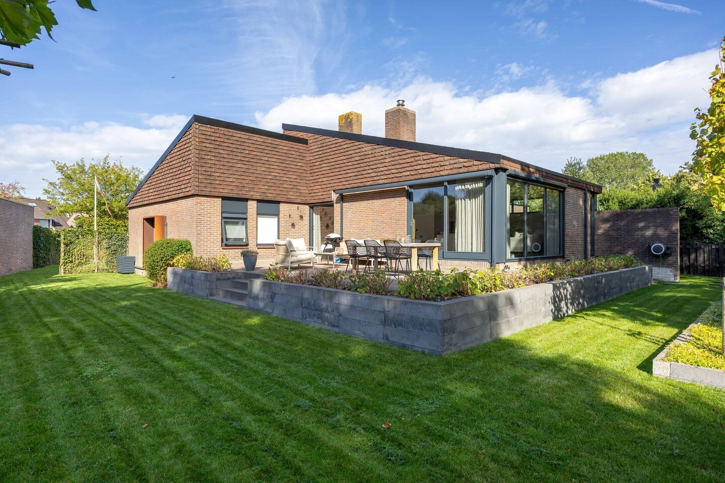 Vrijstaande woning te koop: Eilandweg 43, Delfzijl