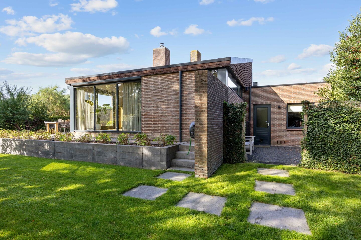 Vrijstaande woning te koop: Eilandweg 43, Delfzijl