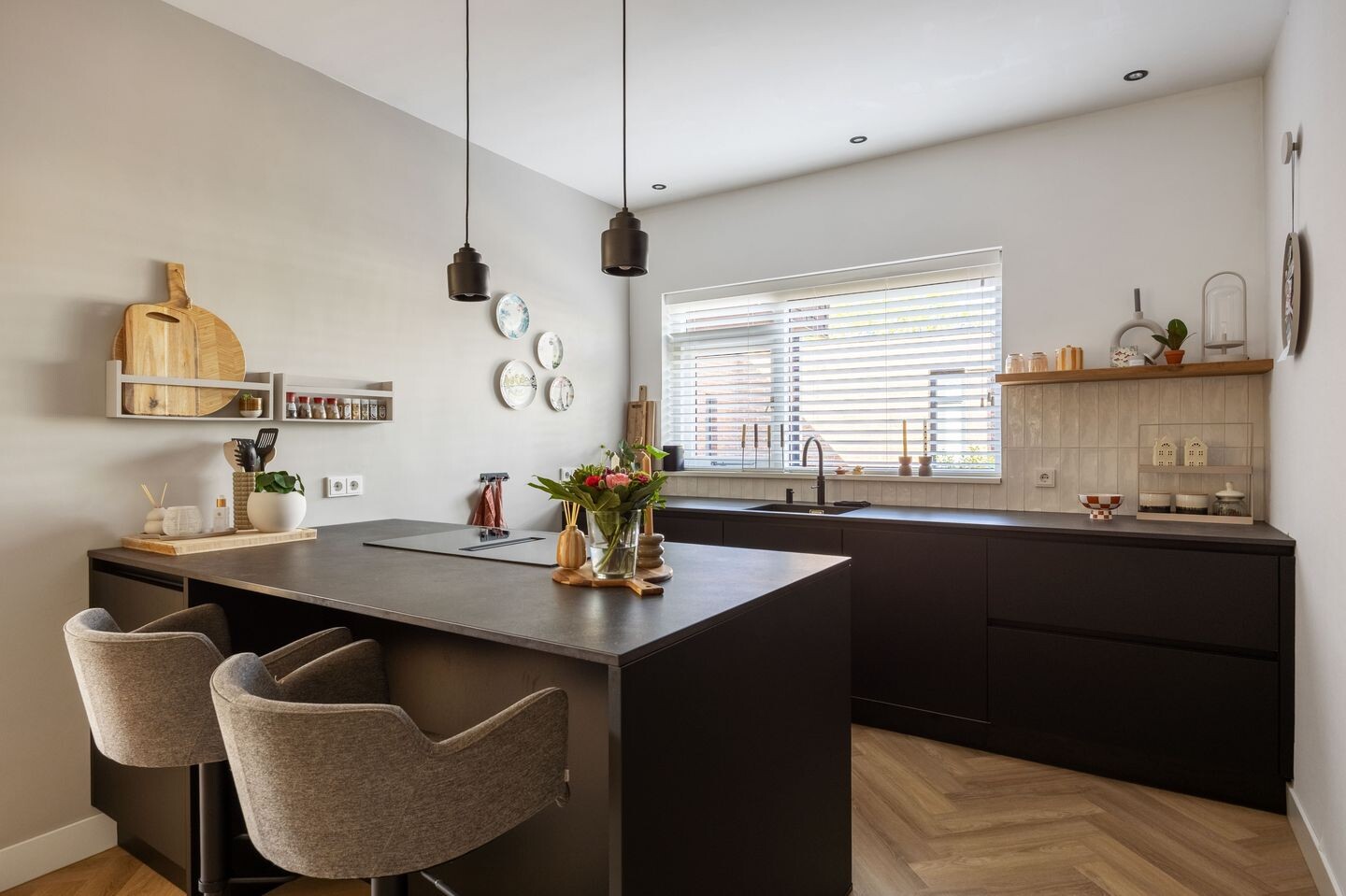 Vrijstaande woning te koop: Eilandweg 43, Delfzijl