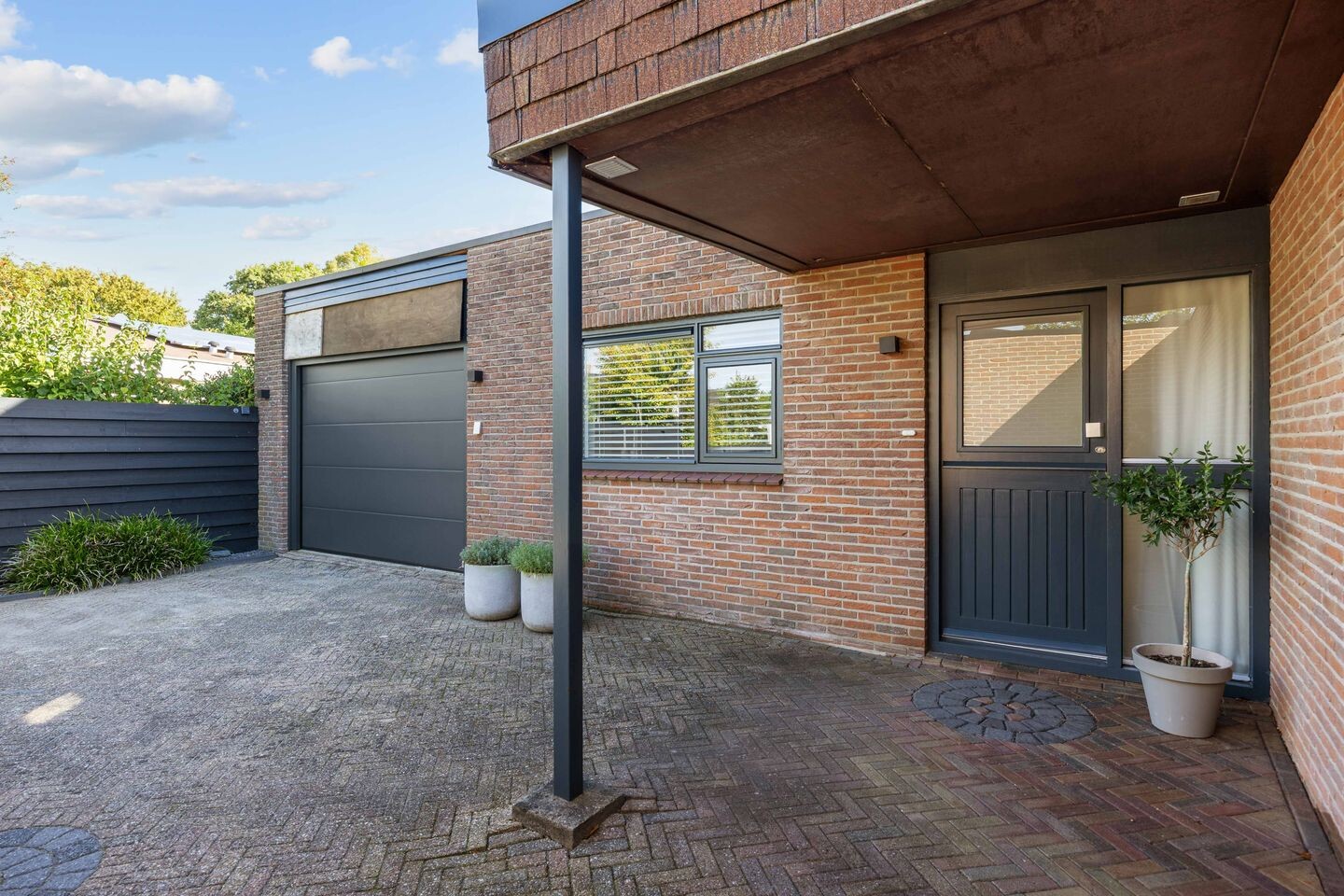Vrijstaande woning te koop: Eilandweg 43, Delfzijl