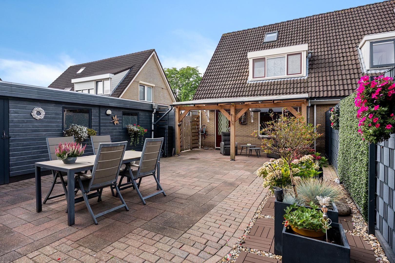 Twee-onder-één-kap te koop: Delf 14, Delfzijl