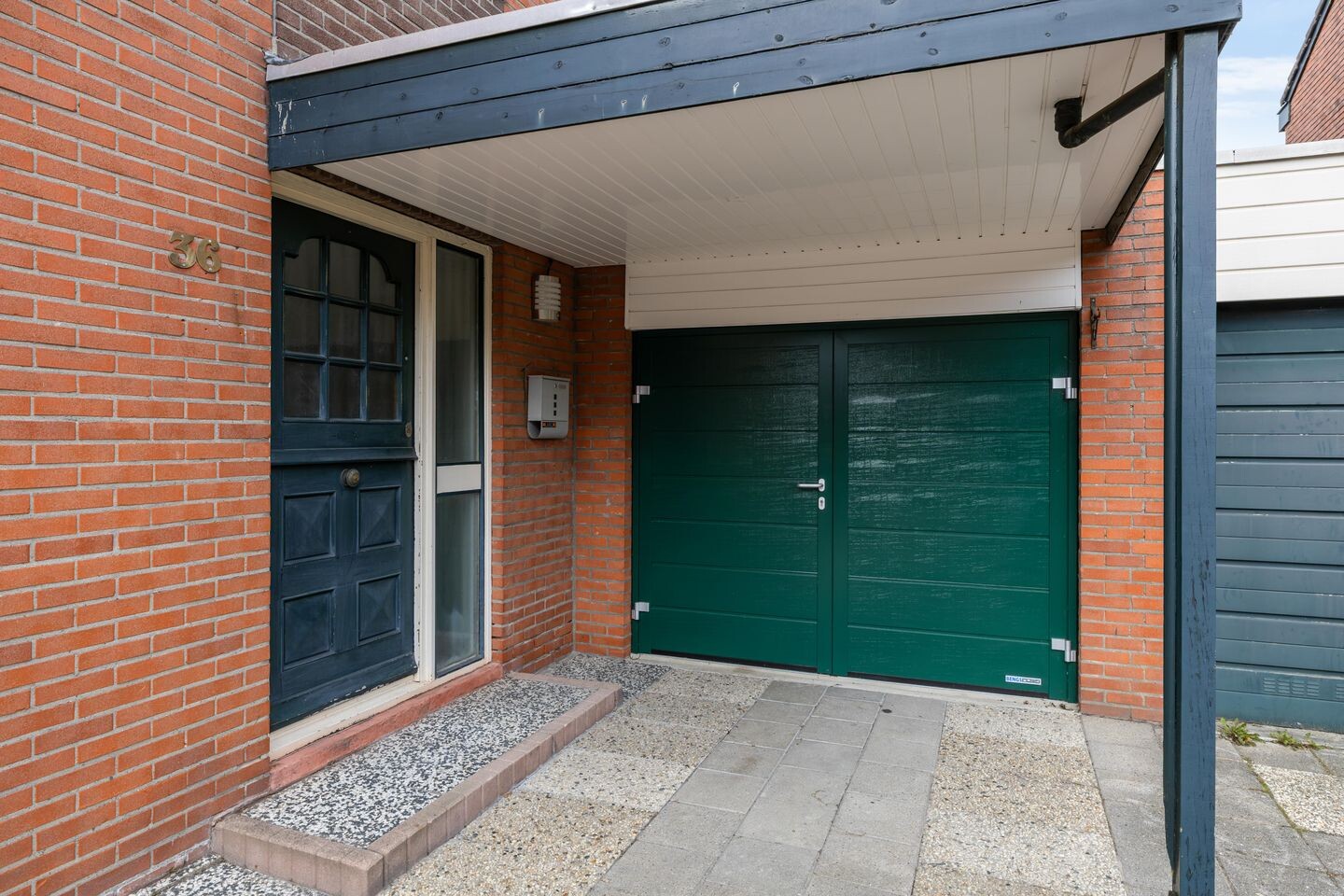 Tussenwoning te koop: Klaverweide 36, Delfzijl
