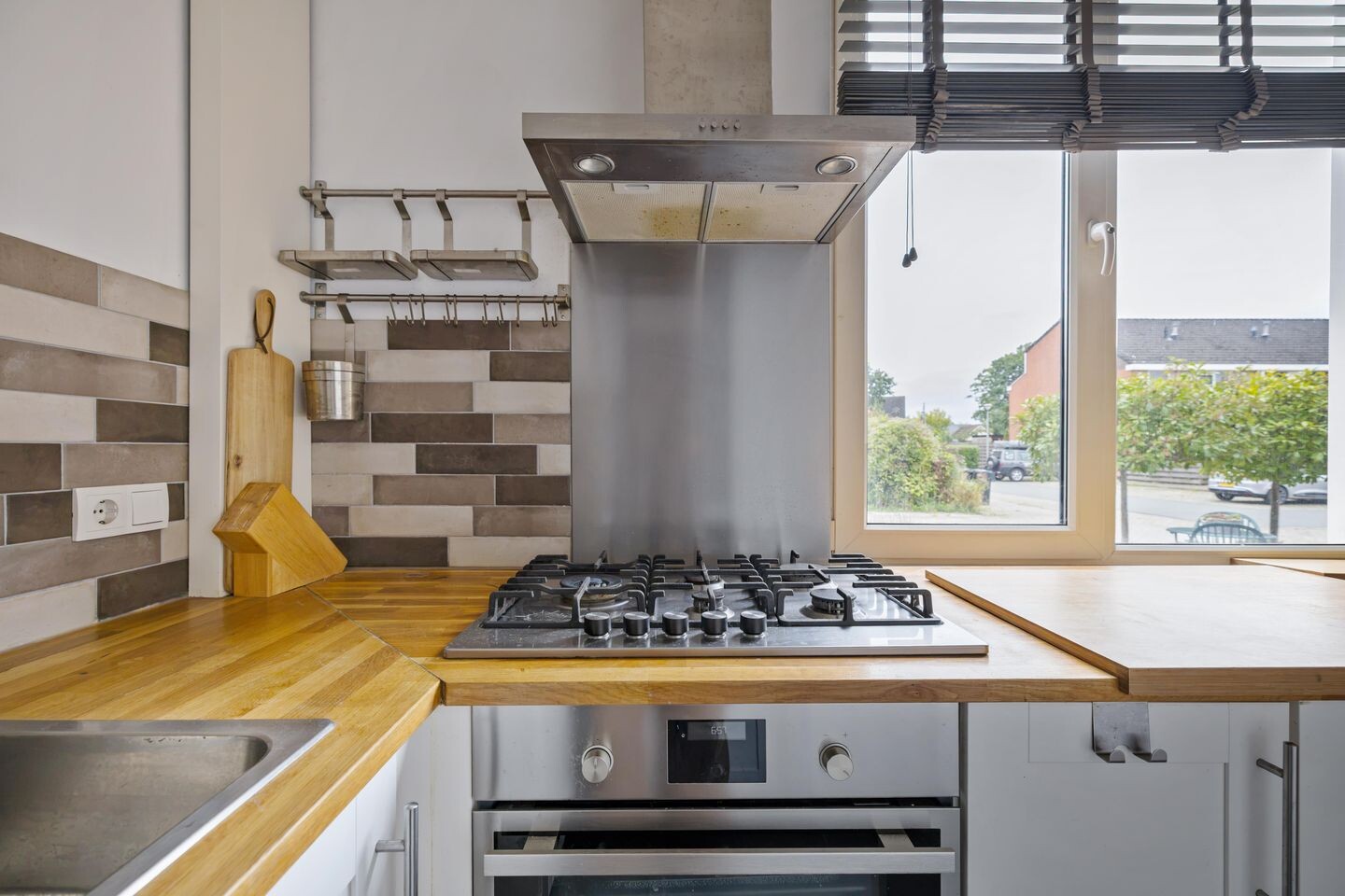 Tussenwoning te koop: Klaverweide 36, Delfzijl