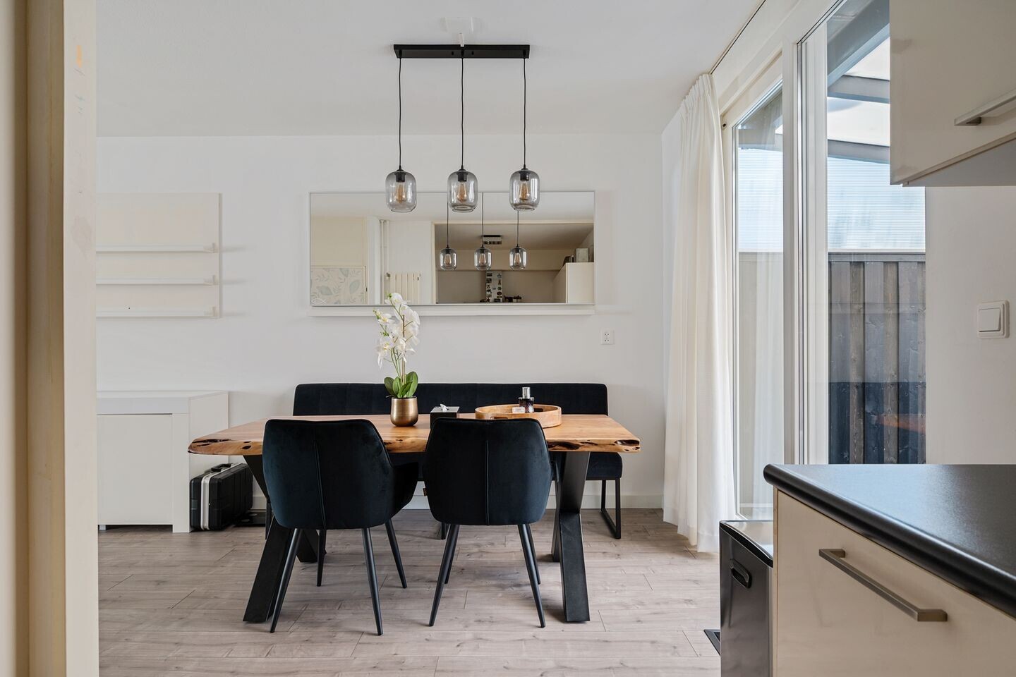 Tussenwoning te koop: Zwaluwoever 12, Delfzijl