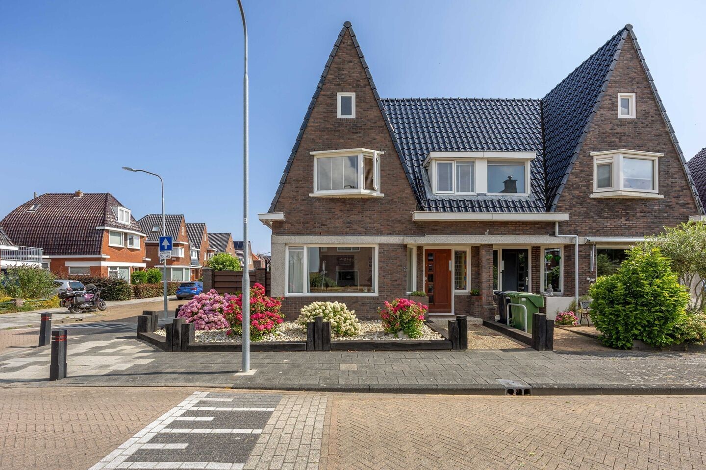 Twee-onder-één-kap te koop: Cornelis Houtmanstraat 25, Delfzijl
