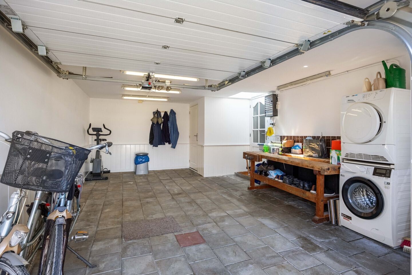 Twee-onder-één-kap te koop: Cornelis Houtmanstraat 25, Delfzijl