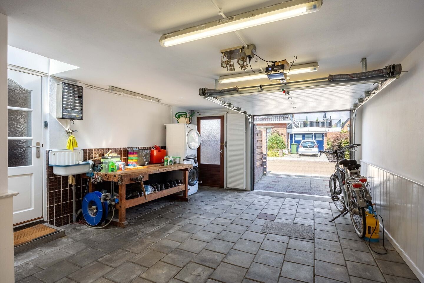 Twee-onder-één-kap te koop: Cornelis Houtmanstraat 25, Delfzijl