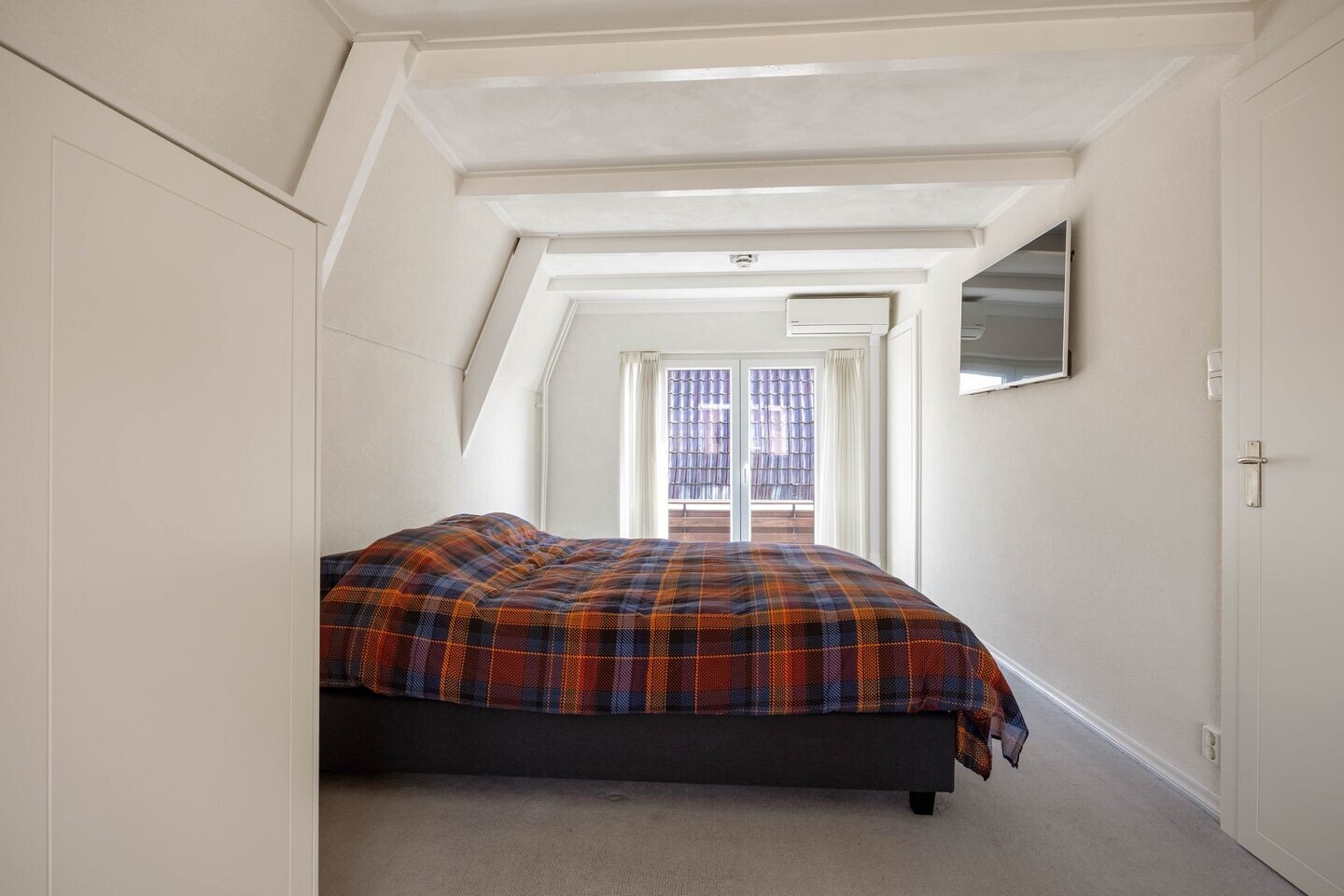Twee-onder-één-kap te koop: Cornelis Houtmanstraat 25, Delfzijl
