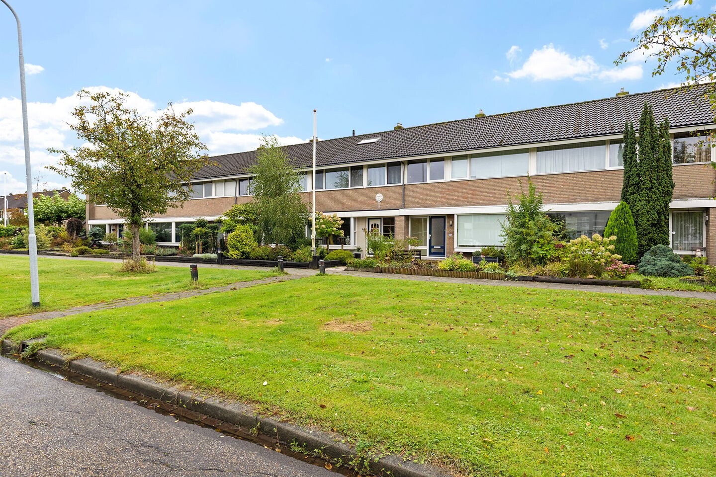 Tussenwoning te koop: Tichelwerk 44, Delfzijl