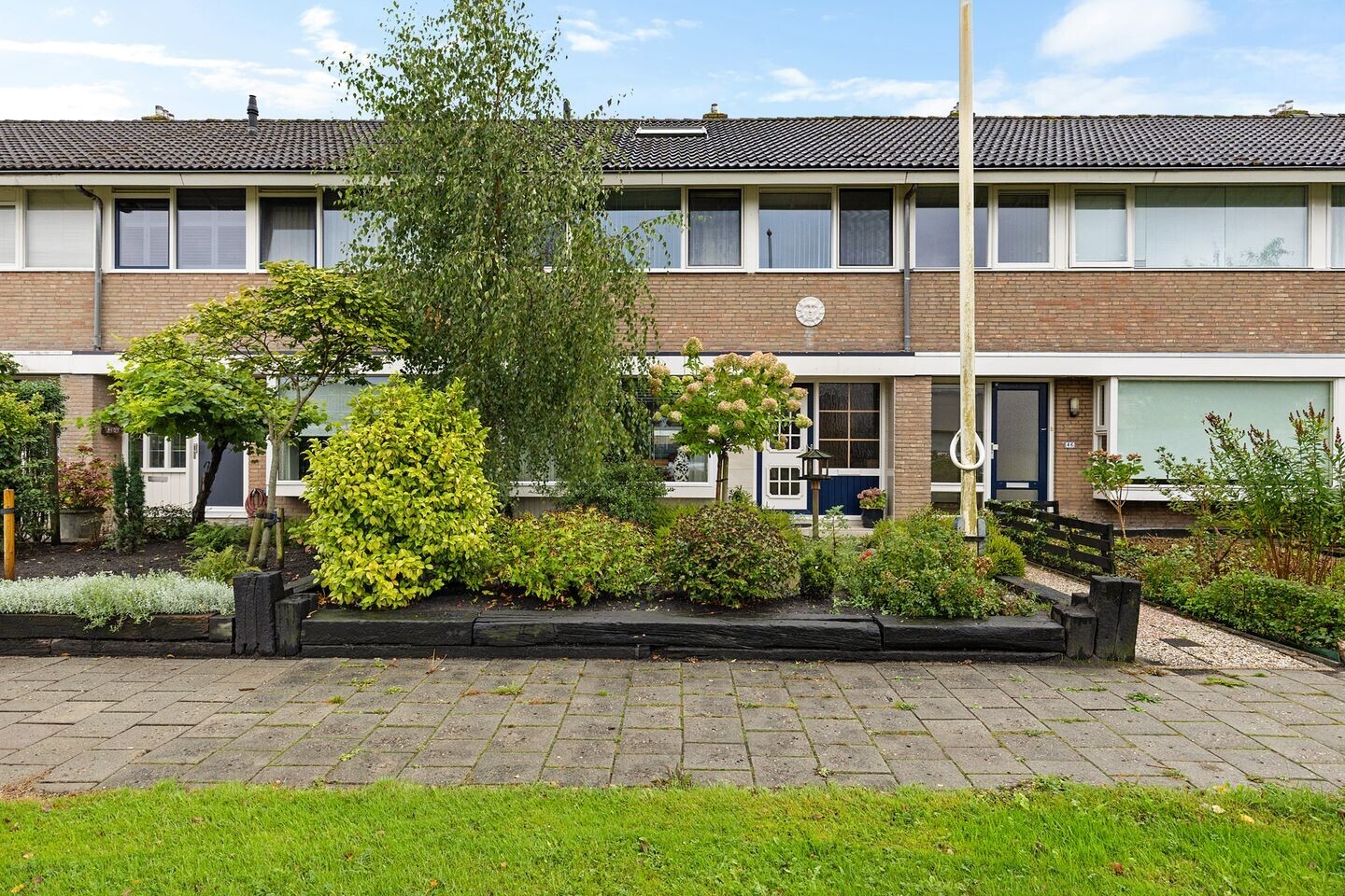 Tussenwoning te koop: Tichelwerk 44, Delfzijl
