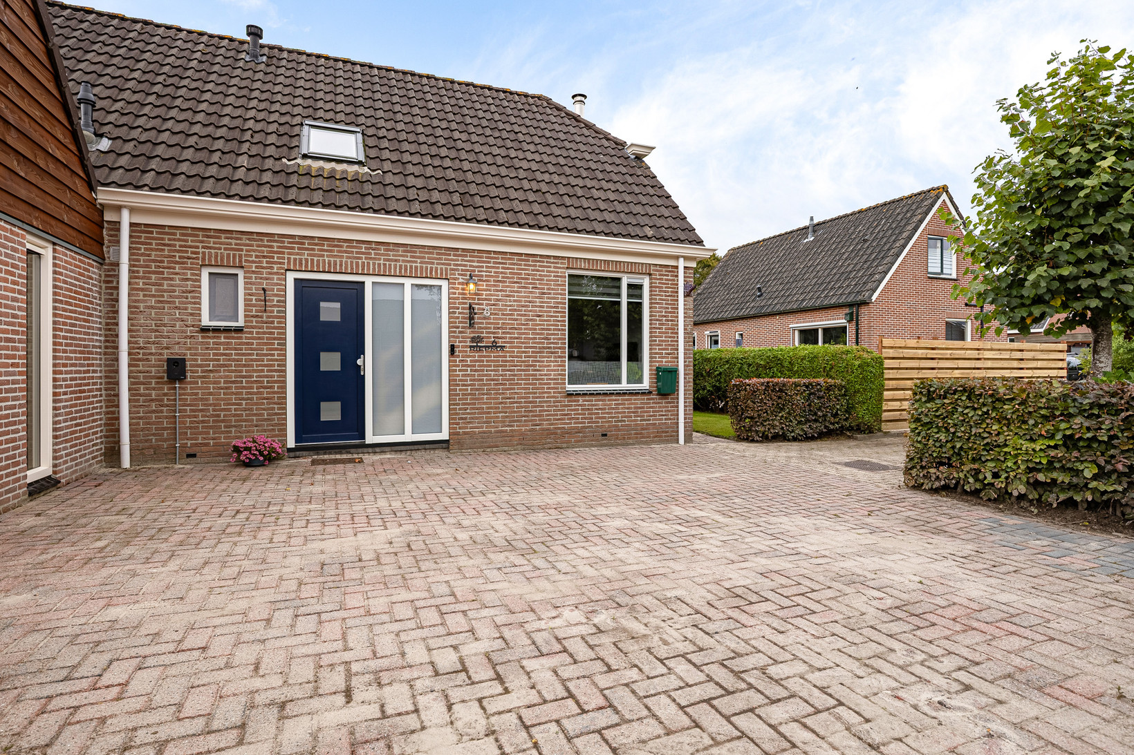 Vrijstaande woning te koop: de Linden 6, Wagenborgen