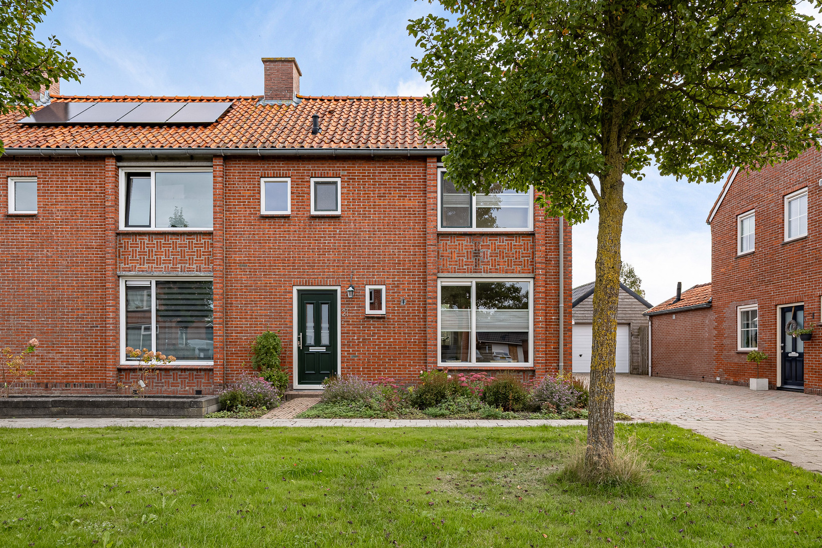 Twee-onder-één-kap te koop: Verbindingsweg 21, Wagenborgen
