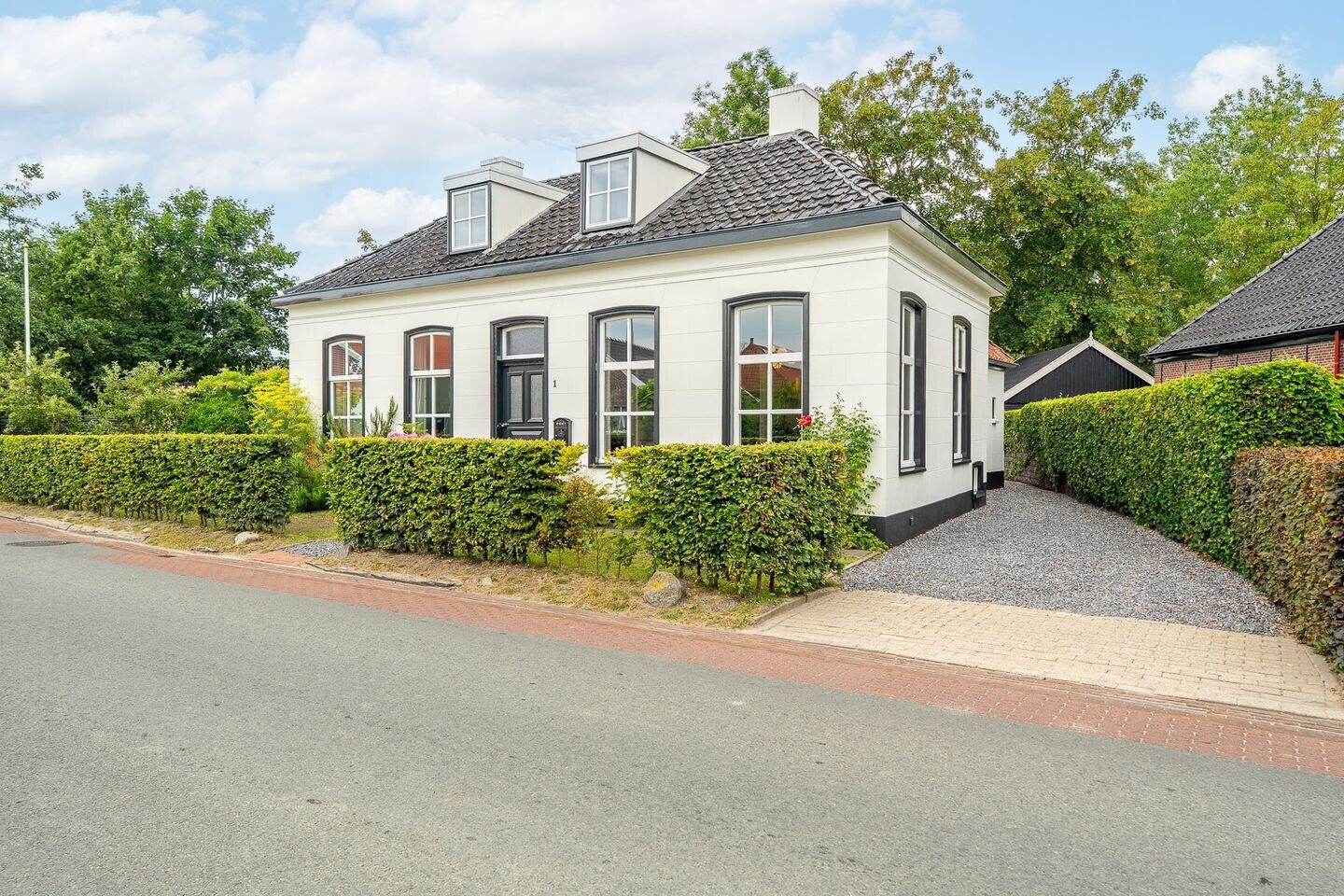 Vrijstaande woning te koop: Winsumerweg 1, Onderdendam