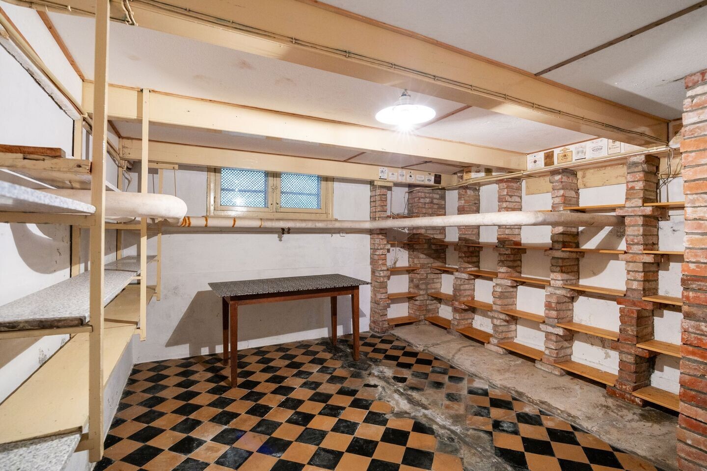 Vrijstaande woning te koop: Hoofdstraat-West 15, Uithuizen