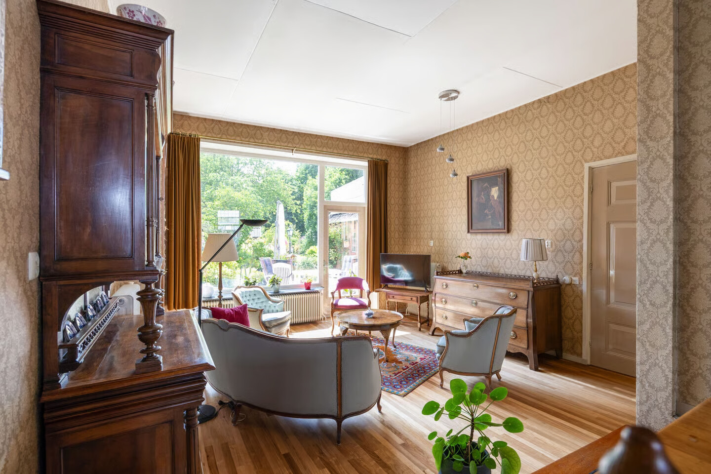 Vrijstaande woning te koop: Hoofdstraat-West 15, Uithuizen