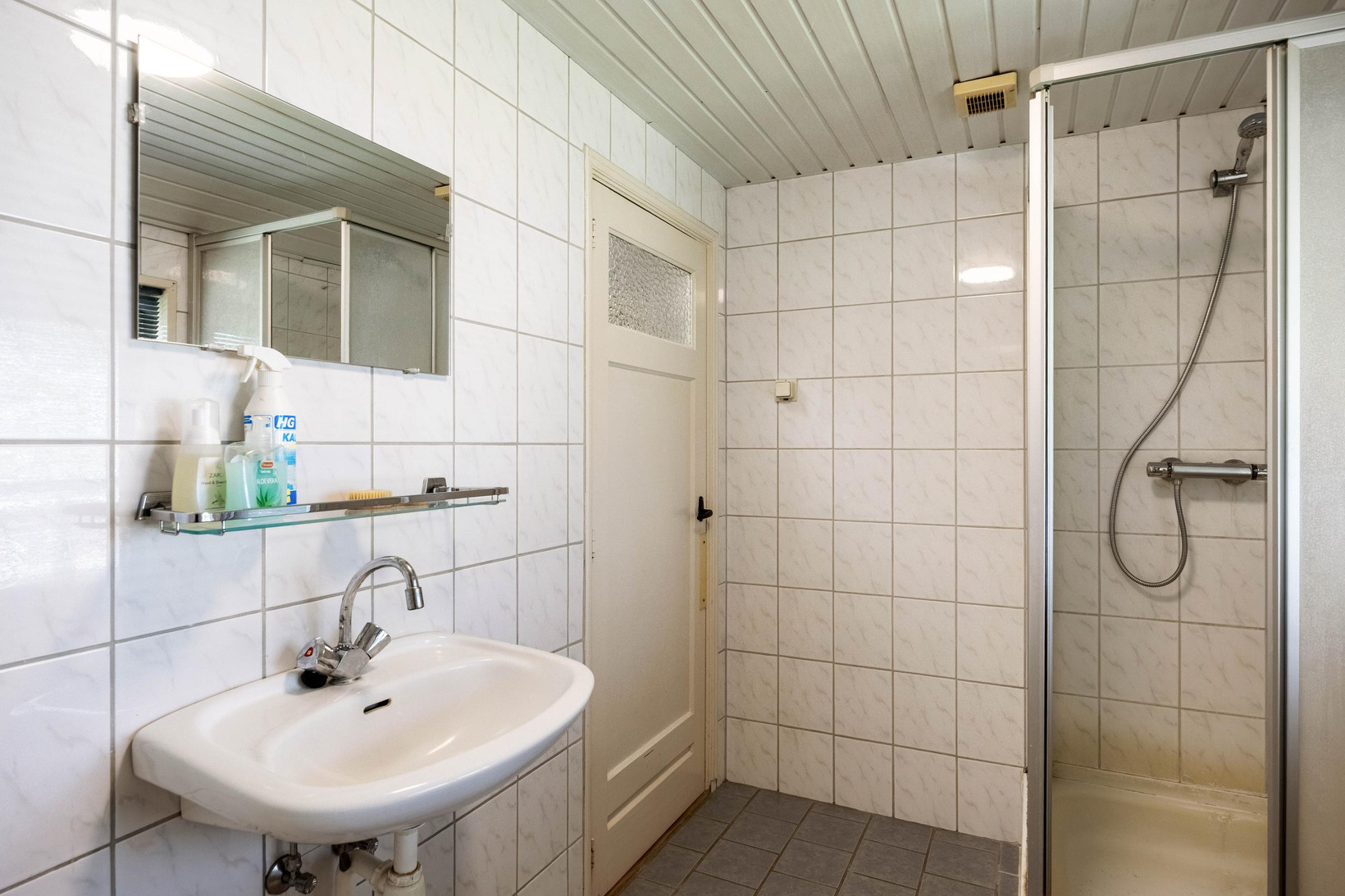 Twee-onder-één-kap te koop: Oosterstationsstraat 25, Uithuizen