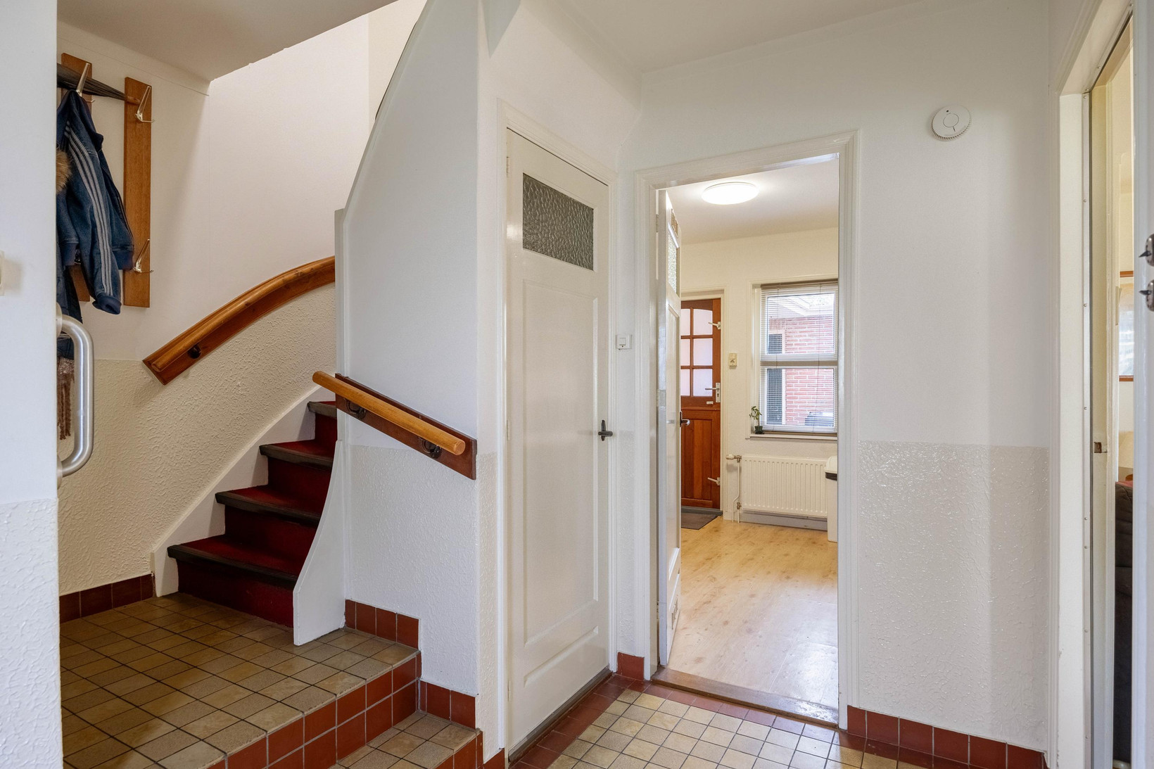 Twee-onder-één-kap te koop: Oosterstationsstraat 25, Uithuizen
