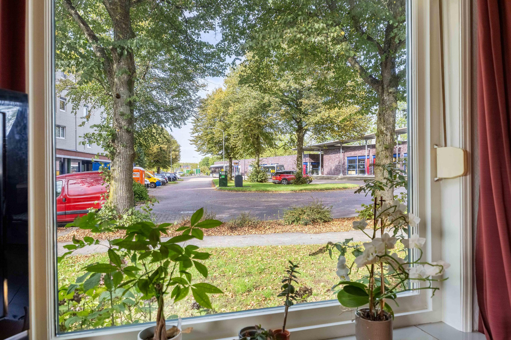 Twee-onder-één-kap te koop: Oosterstationsstraat 25, Uithuizen