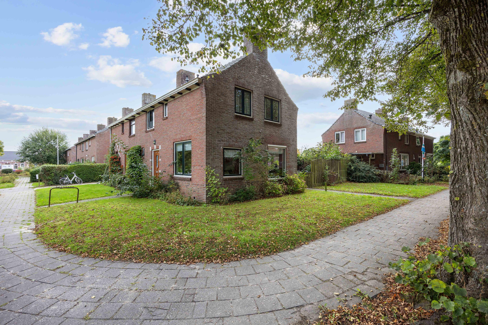 Twee-onder-één-kap te koop: Oosterstationsstraat 25, Uithuizen