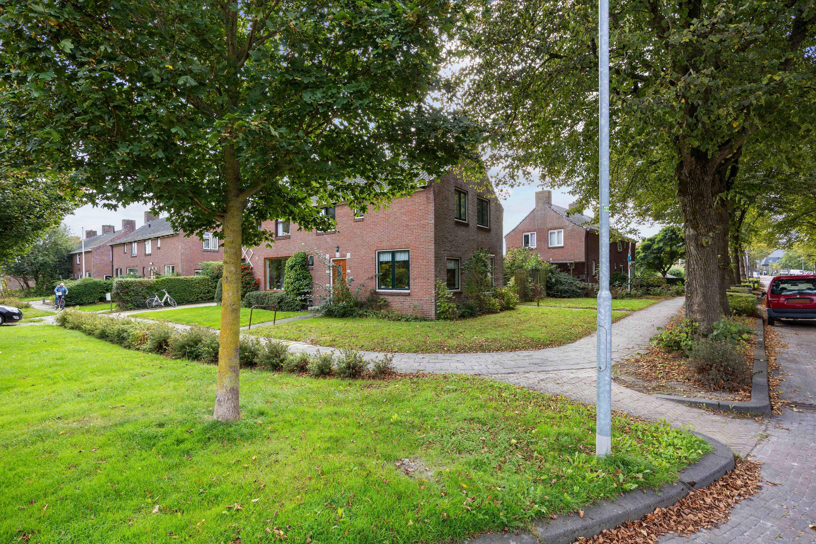 Twee-onder-één-kap te koop: Oosterstationsstraat 25, Uithuizen
