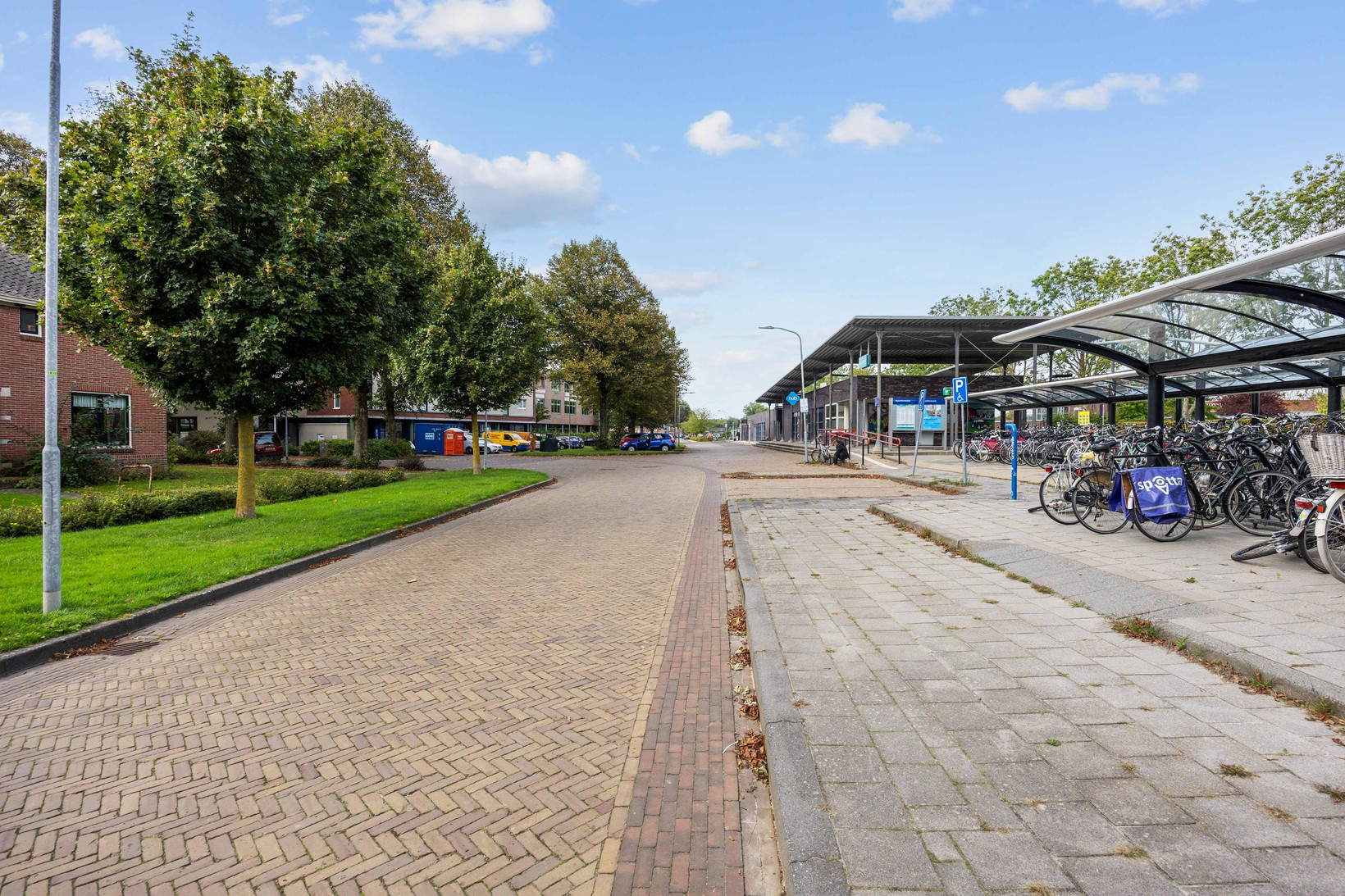 Twee-onder-één-kap te koop: Oosterstationsstraat 25, Uithuizen