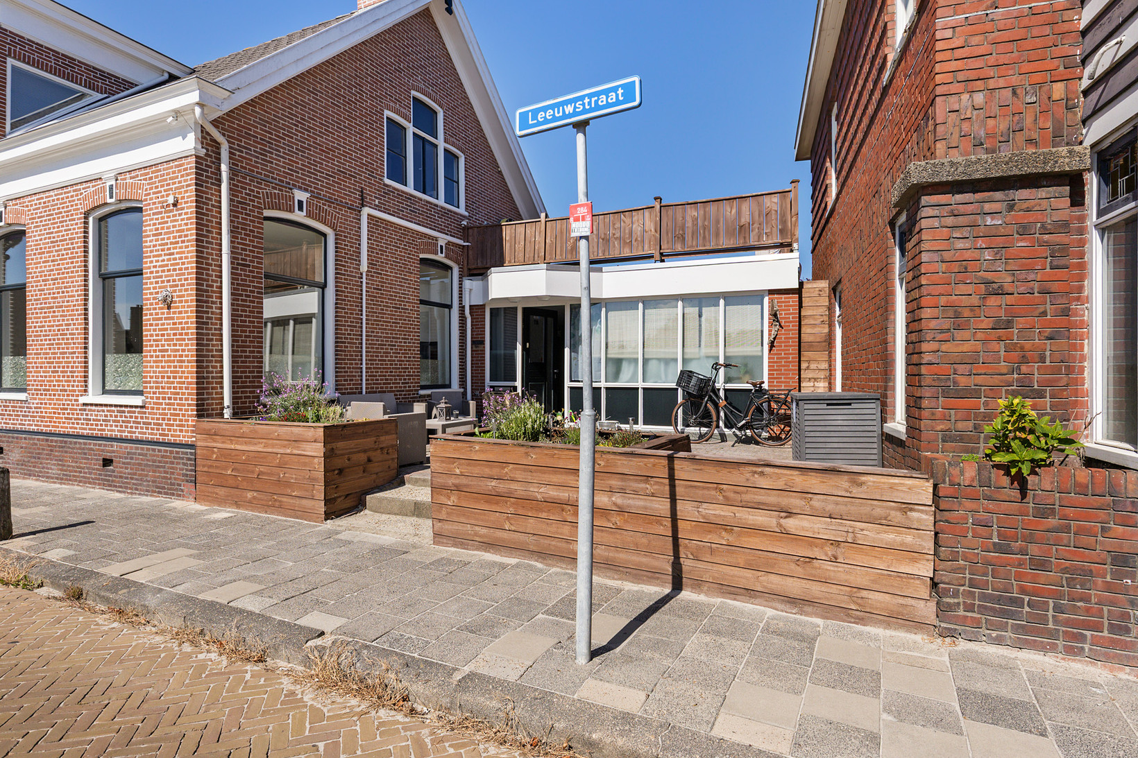 Tussenwoning te koop: Leeuwstraat 11, Uithuizen